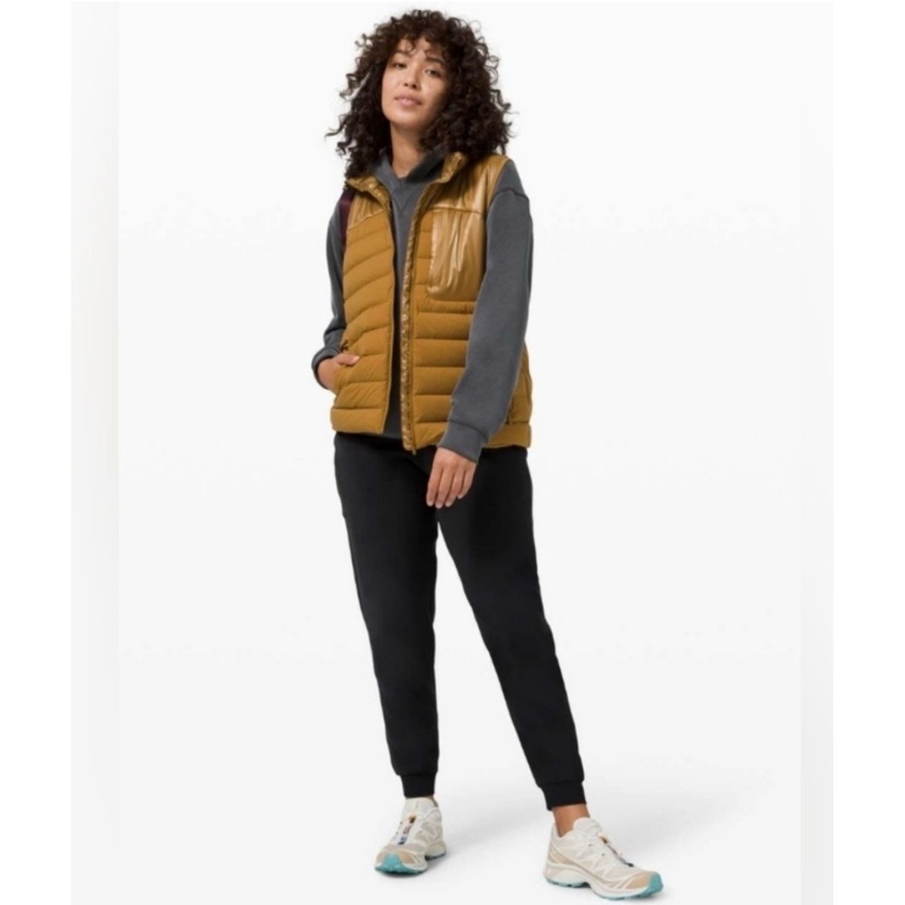 Lululemon Navigation Stretch Down Vest in Spiced Bronze Gold Yellow Size 6